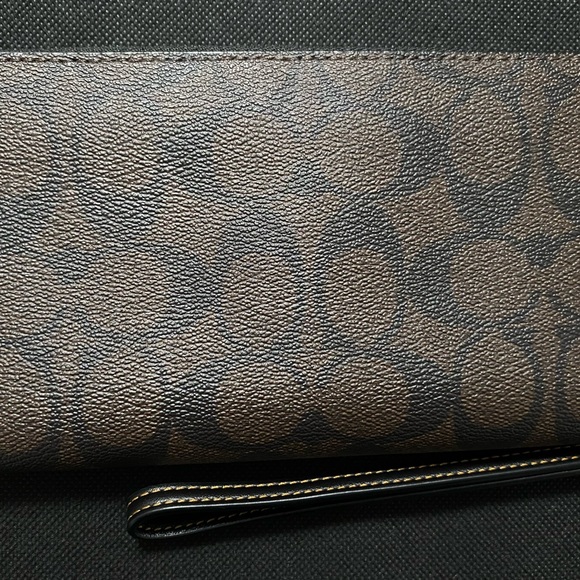 Coach signature canvas apple skyline wallet. - Picture 2 of 14